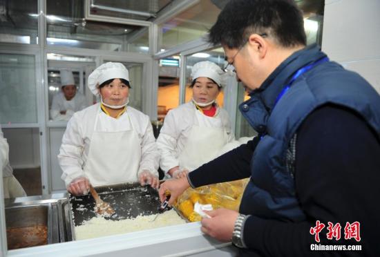 食药监总局：抽检婴幼儿辅食发现4批次样品不合格