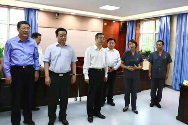 <p>周强在新疆调研</p>
